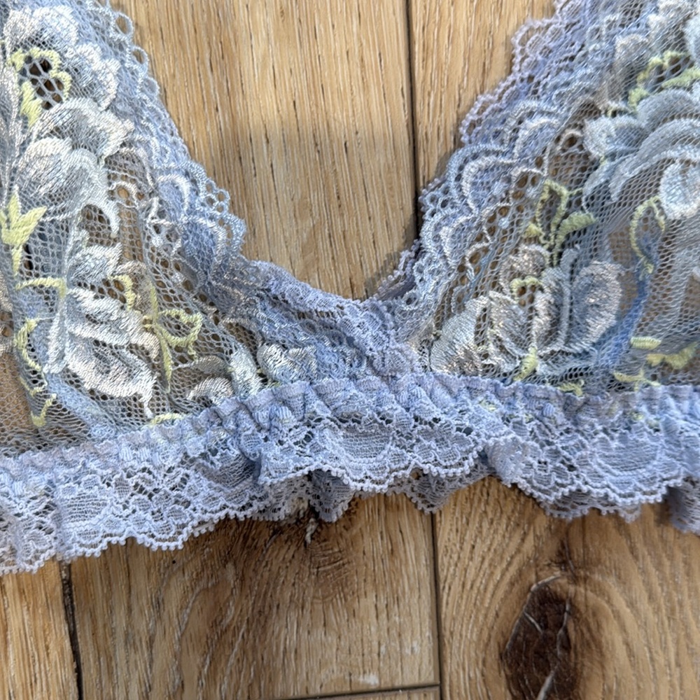 Bralette - Picture 2 of 3